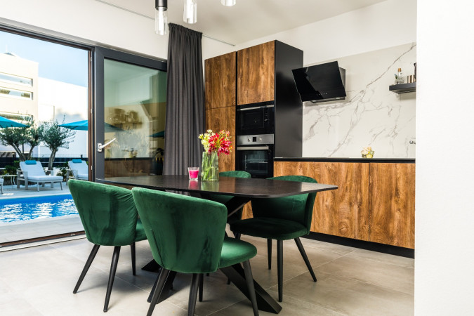 Olive Tree Mansion, Luxury Apartments Vir