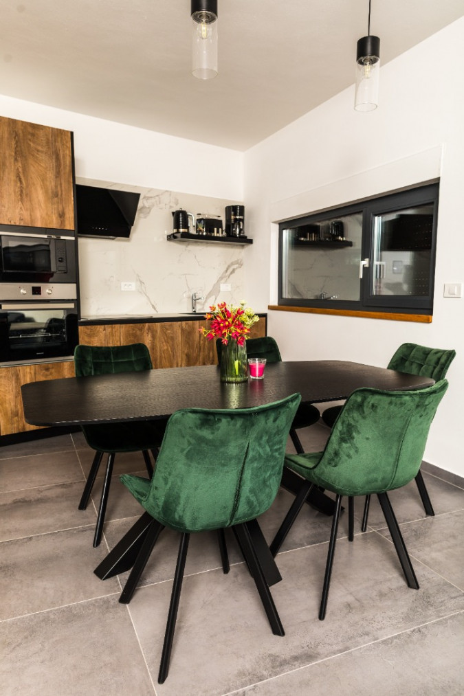 Olive Tree Mansion, Luxury Apartments Vir