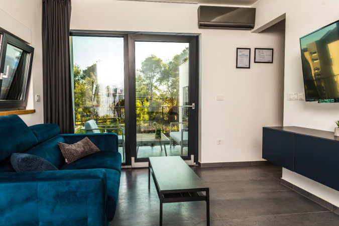 Olive Tree Mansion, Luxury Apartments Vir