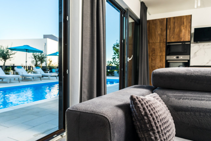 Olive Tree Mansion, Luxury Apartments Vir