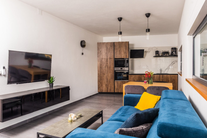 Olive Tree Mansion, Luxury Apartments Vir