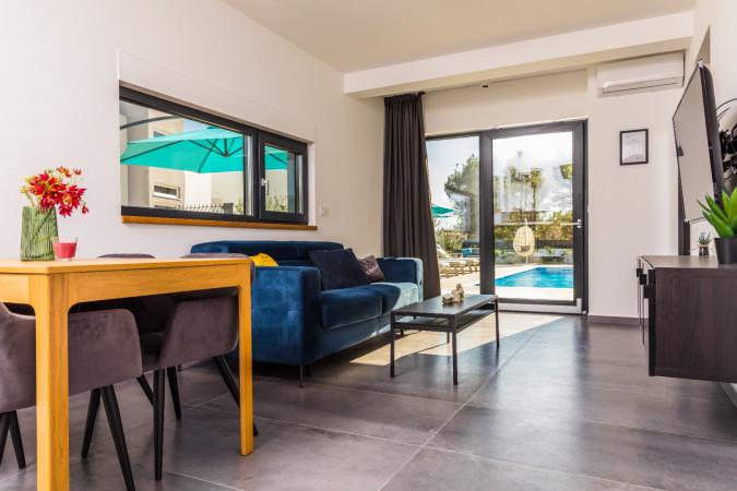 Olive Tree Mansion, Luxury Apartments Vir