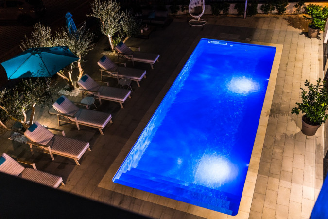 Olive Tree Mansion, Luxury Apartments Vir
